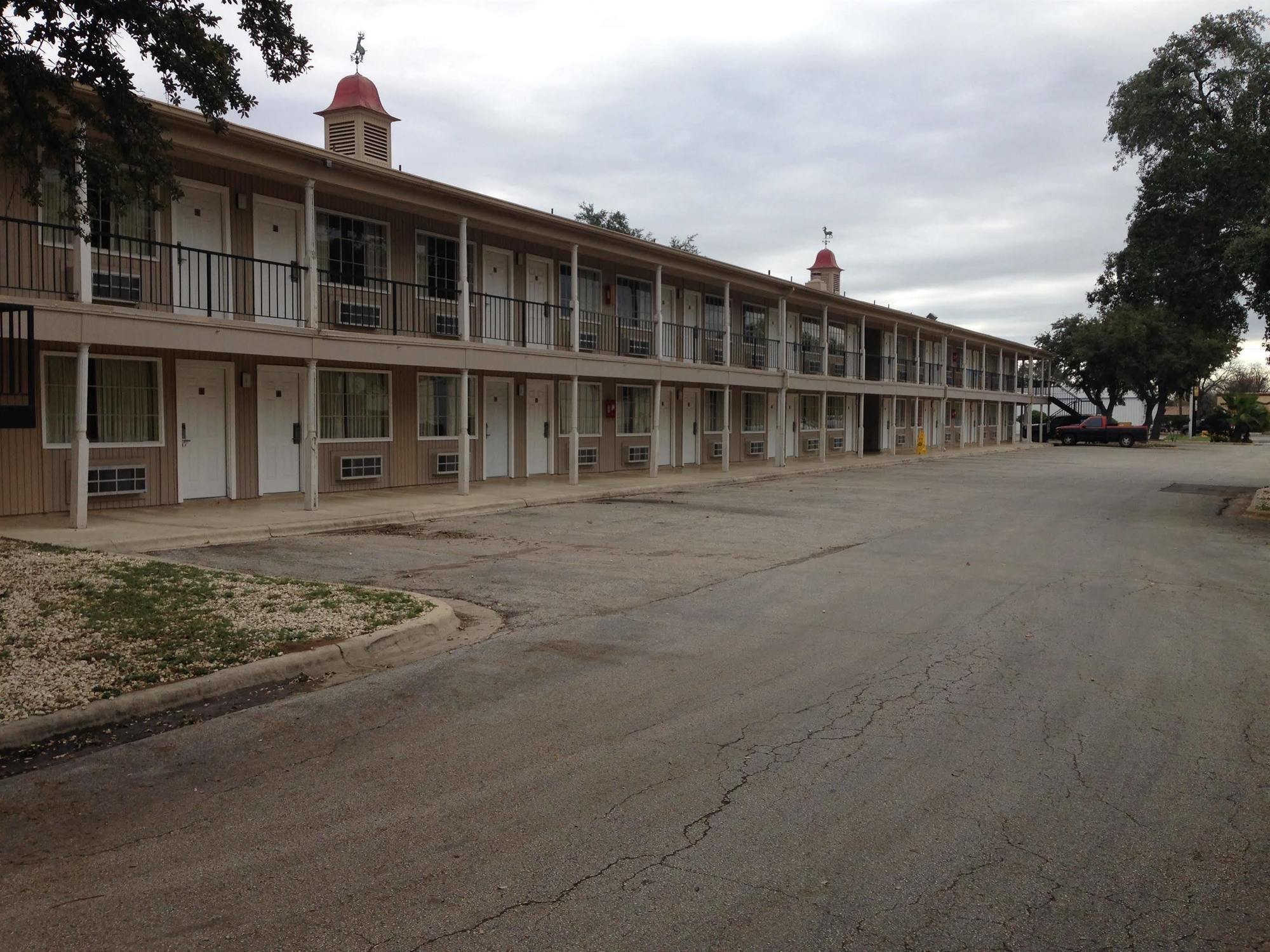 Inn Of Uvalde Exterior photo